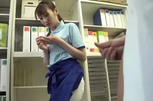 Japanese teen has her trimmed pussy toyed