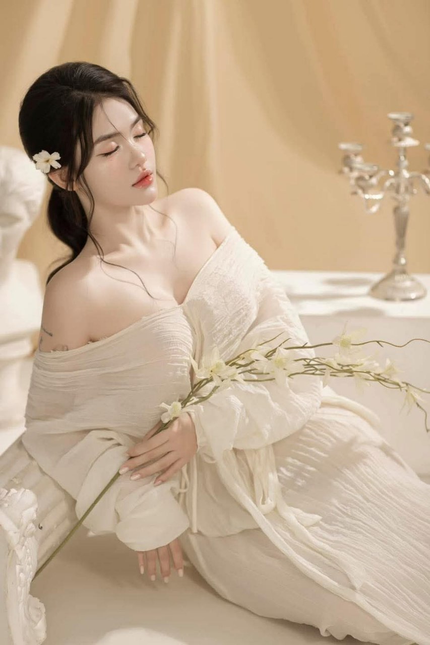 Em nữ sinh khát tình thầm yêu ông chú đụ dai